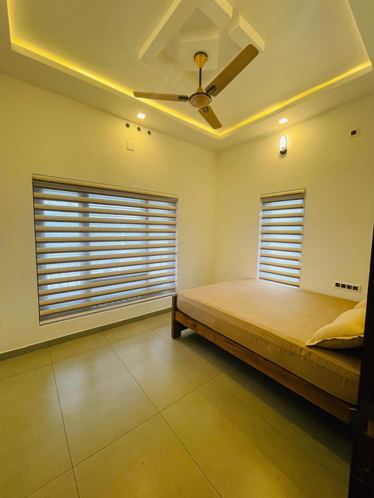 M R Holiday Home Vagamon Ngoại thất bức ảnh